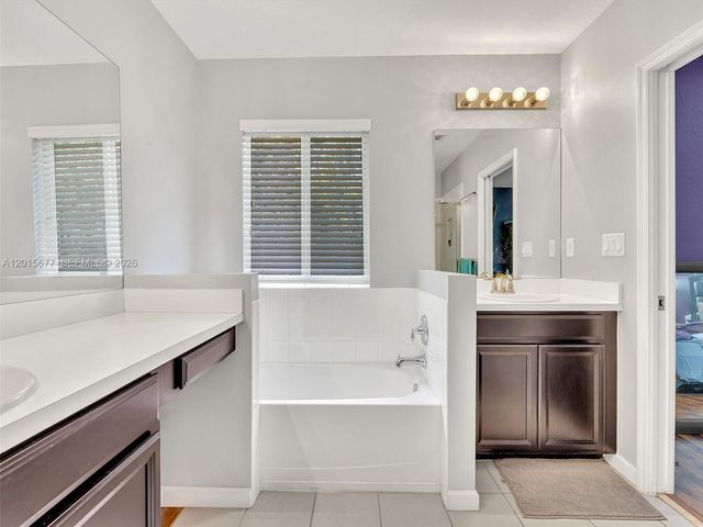 1410 NW 214th Ter, Miami Gardens, FL 33169