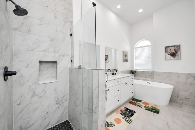 6353 Richmond Avenue 132, Houston, TX 77057