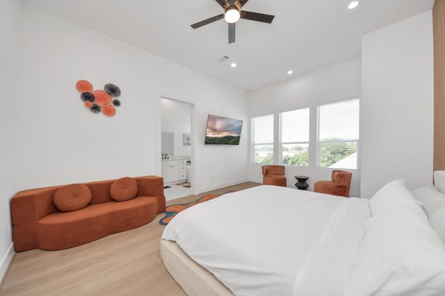 6353 Richmond Avenue 132, Houston, TX 77057