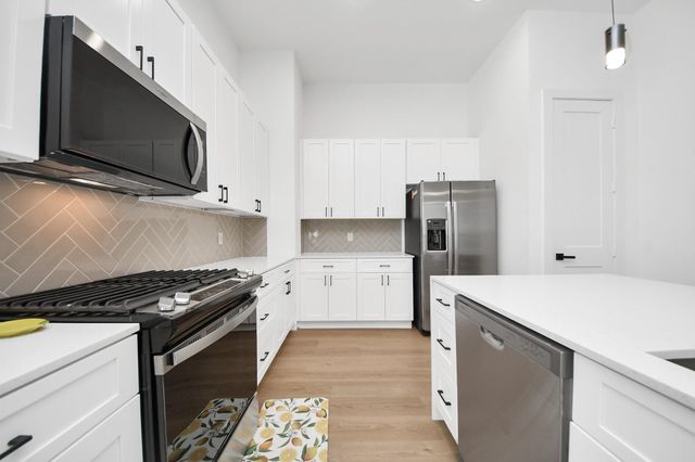 6353 Richmond Avenue 132, Houston, TX 77057