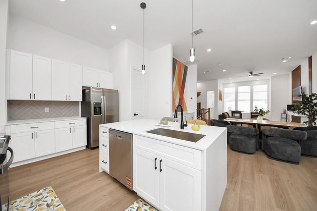 6353 Richmond Avenue 132, Houston, TX 77057
