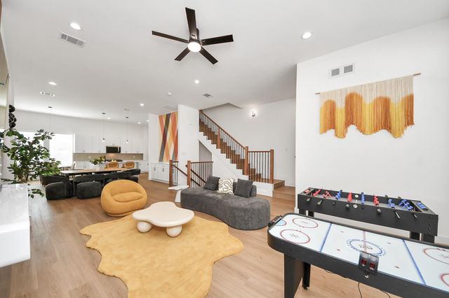 6353 Richmond Avenue 132, Houston, TX 77057