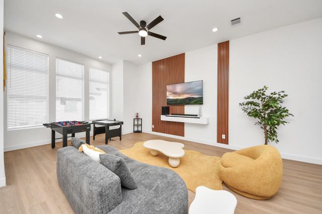 6353 Richmond Avenue 132, Houston, TX 77057