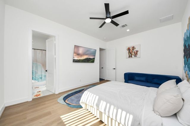6353 Richmond Avenue 132, Houston, TX 77057