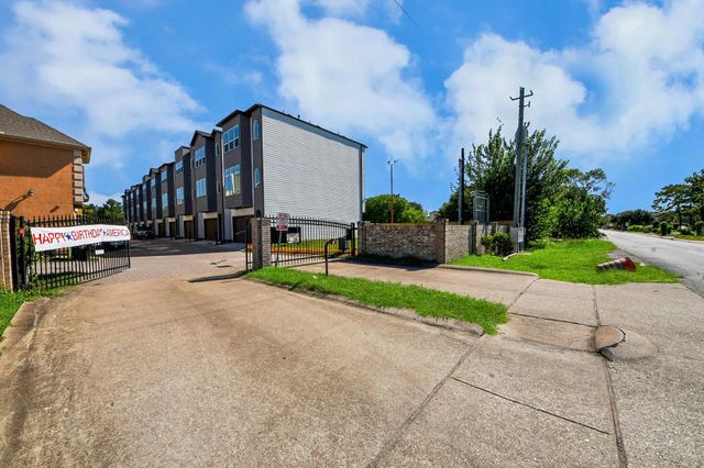 6353 Richmond Avenue 132, Houston, TX 77057