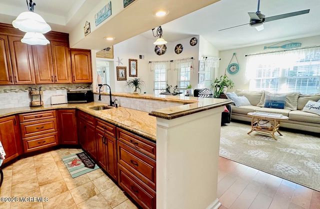 988 Buckingham Drive B, Manchester, NJ 08759