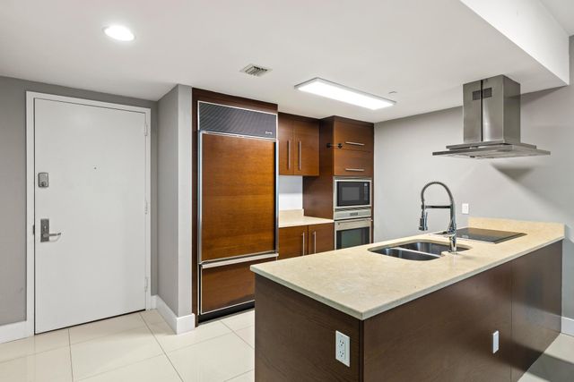 485 Brickell Avenue 2506, Miami, FL 33131