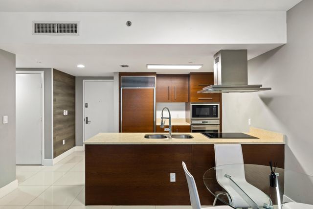 485 Brickell Avenue 2506, Miami, FL 33131