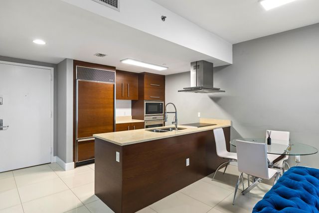 485 Brickell Avenue 2506, Miami, FL 33131