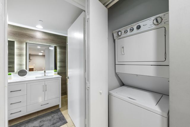 485 Brickell Avenue 2506, Miami, FL 33131