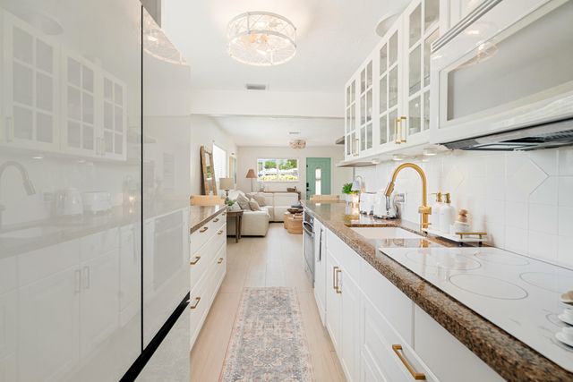 125 Harbor Drive, Key Largo, FL 33037