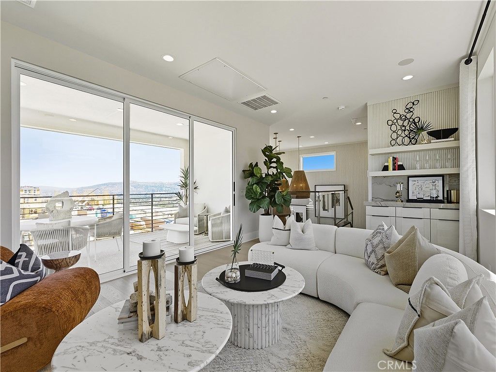 Image 4 of property listing at 2428 Liv Way, Montebello, CA 90640