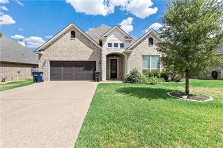 4060 Crestmont Drive, College Station, TX 77845