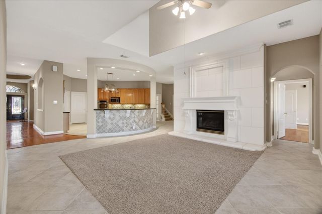 163 Edgewood Drive, Montgomery, TX 77356