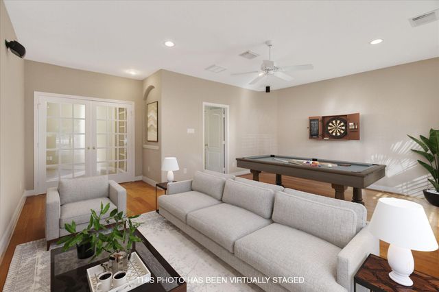 163 Edgewood Drive, Montgomery, TX 77356