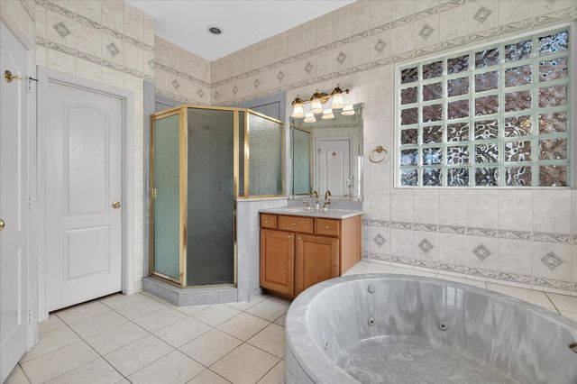 163 Edgewood Drive, Montgomery, TX 77356