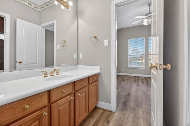 163 Edgewood Drive, Montgomery, TX 77356