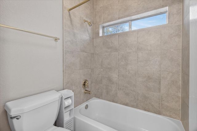 163 Edgewood Drive, Montgomery, TX 77356