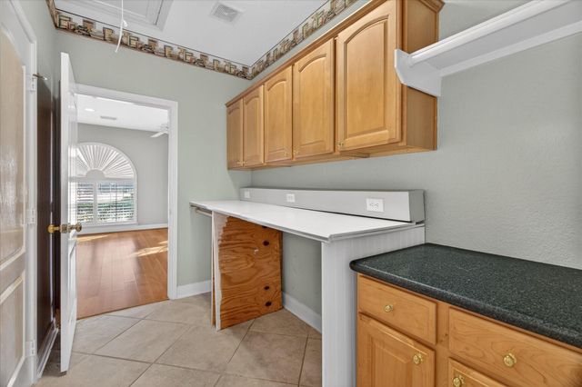 163 Edgewood Drive, Montgomery, TX 77356