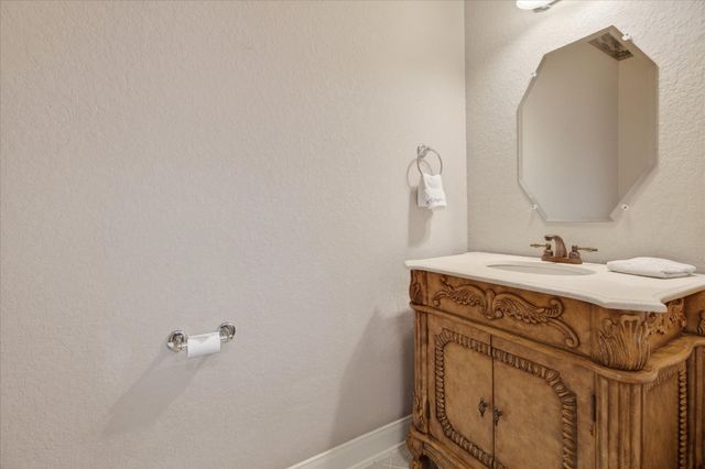 163 Edgewood Drive, Montgomery, TX 77356