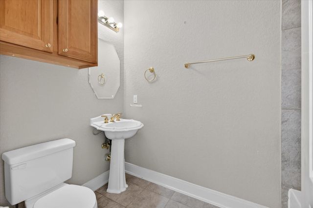 163 Edgewood Drive, Montgomery, TX 77356