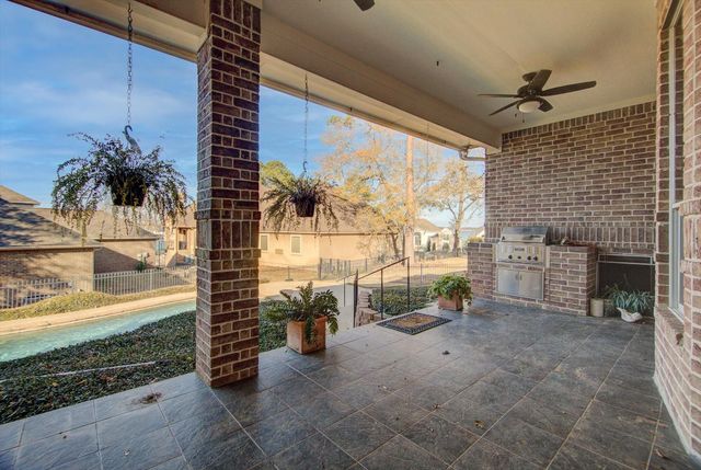 163 Edgewood Drive, Montgomery, TX 77356