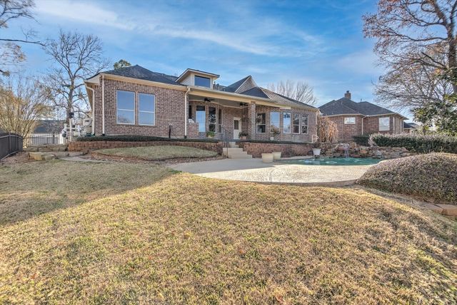 163 Edgewood Drive, Montgomery, TX 77356