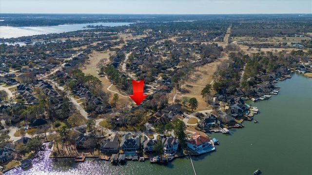 163 Edgewood Drive, Montgomery, TX 77356