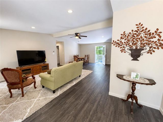 6555 Akins Way, Cumming, GA 30041