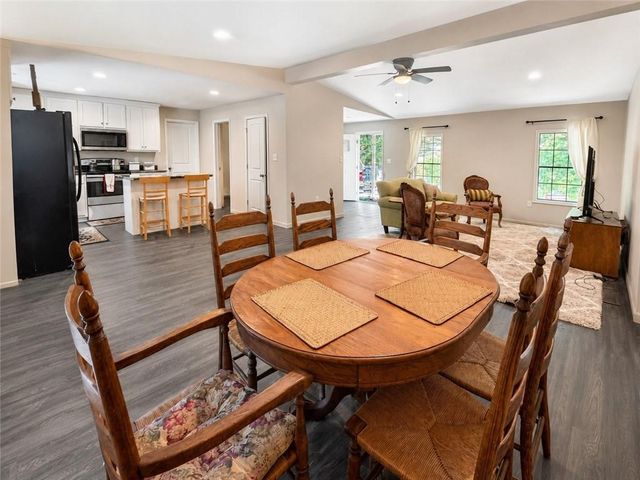 6555 Akins Way, Cumming, GA 30041