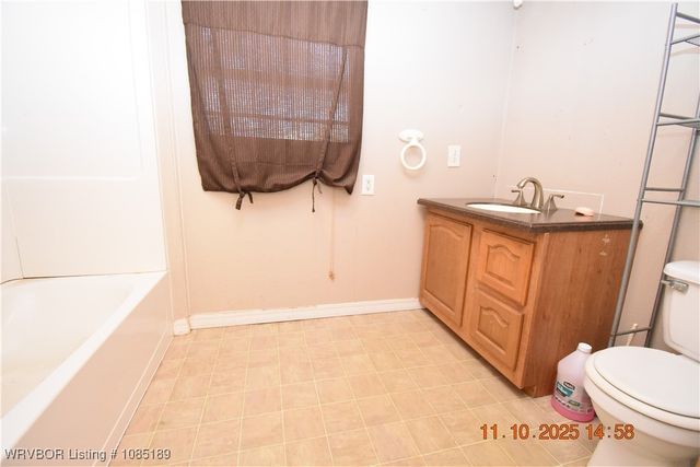 102 N Main Street, Sallisaw, OK 74955