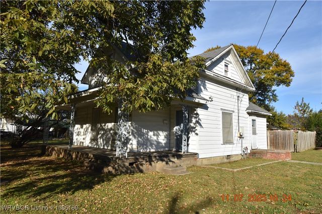 102 N Main Street, Sallisaw, OK 74955