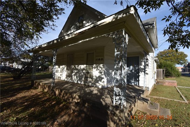 102 N Main Street, Sallisaw, OK 74955