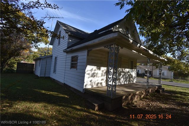 102 N Main Street, Sallisaw, OK 74955