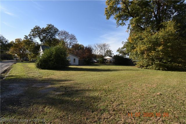 102 N Main Street, Sallisaw, OK 74955