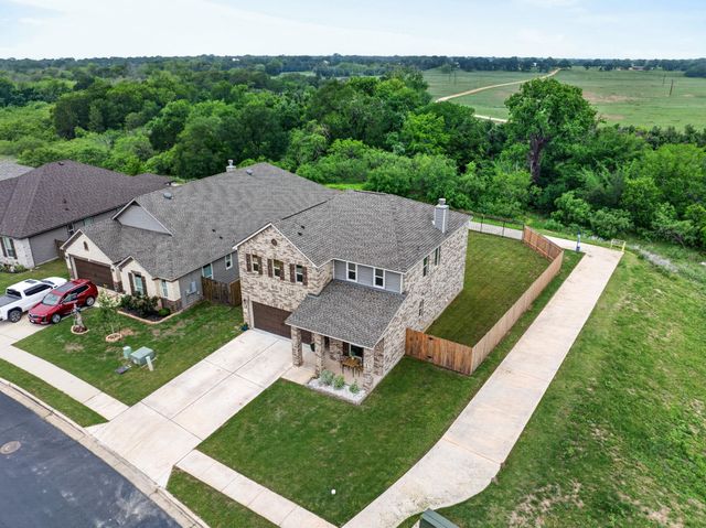 326 Linden ST, Bastrop, TX 78602