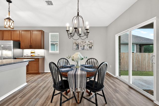 326 Linden ST, Bastrop, TX 78602