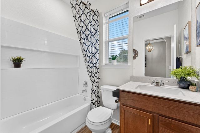 326 Linden ST, Bastrop, TX 78602