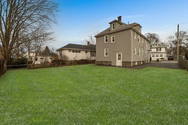 22 Ridgeway St 2, Quincy, MA 02170