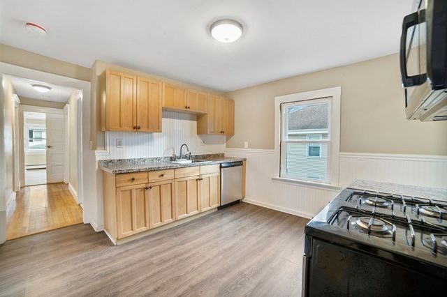 22 Ridgeway St 2, Quincy, MA 02170