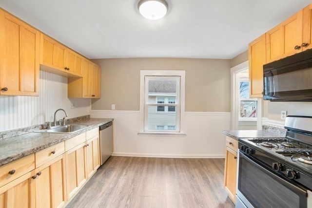 22 Ridgeway St 2, Quincy, MA 02170