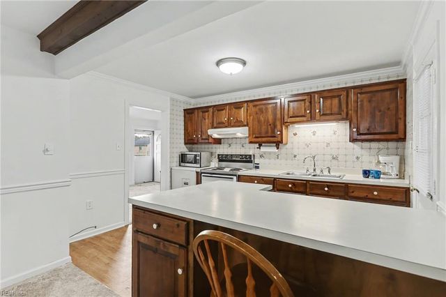 23 Beaconsdale LN, Newport News, VA 23601