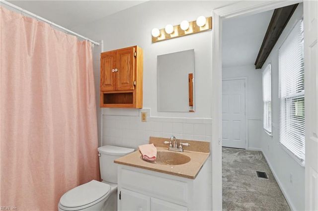 23 Beaconsdale LN, Newport News, VA 23601