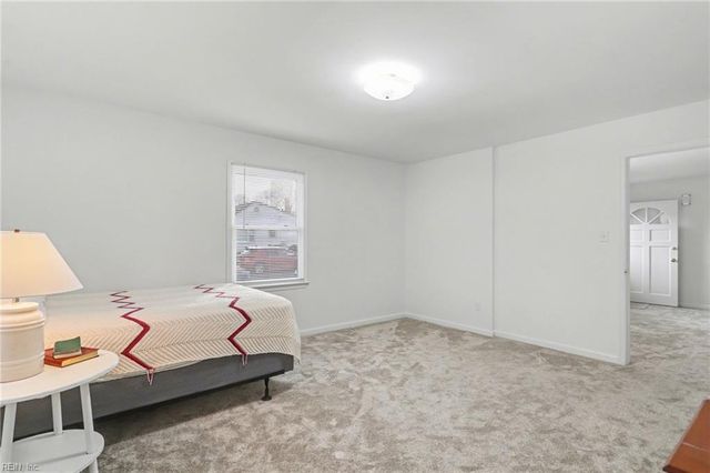 23 Beaconsdale LN, Newport News, VA 23601