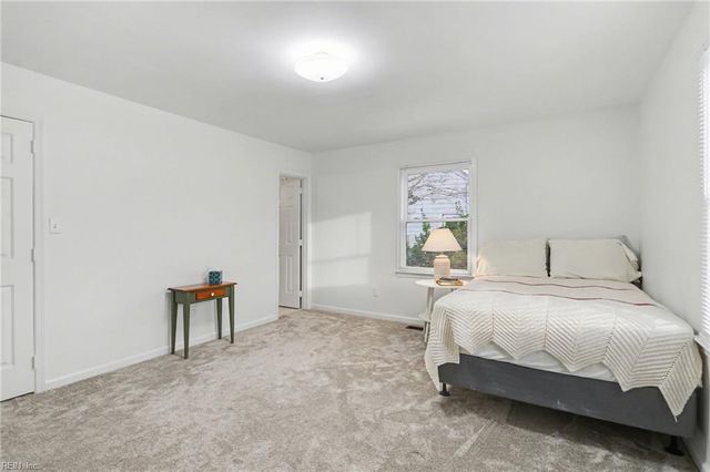 23 Beaconsdale LN, Newport News, VA 23601