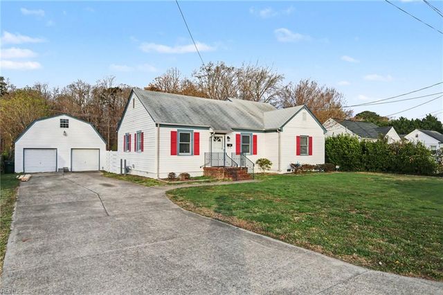 23 Beaconsdale LN, Newport News, VA 23601