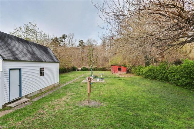 23 Beaconsdale LN, Newport News, VA 23601