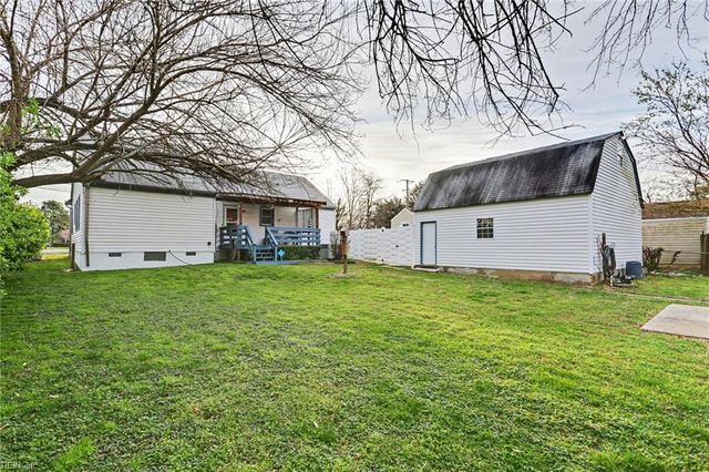 23 Beaconsdale LN, Newport News, VA 23601