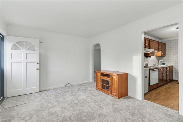 23 Beaconsdale LN, Newport News, VA 23601