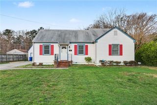 23 Beaconsdale LN, Newport News, VA 23601